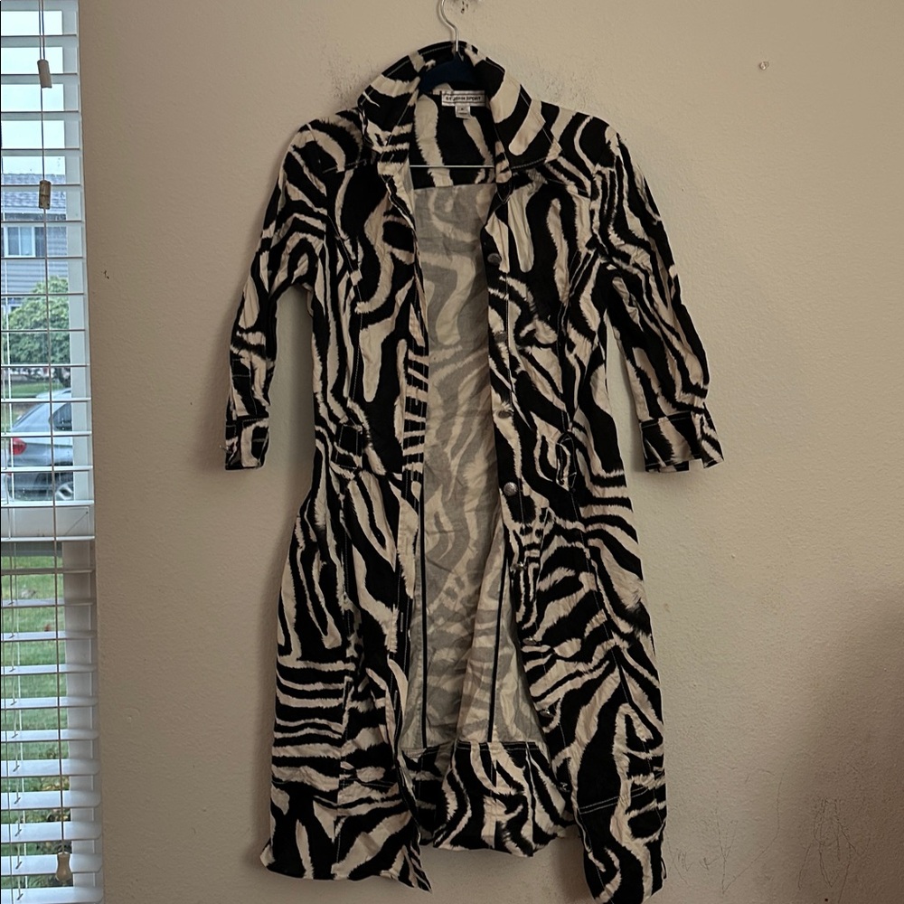 Chic Zebra Pattern Jacket - image 3